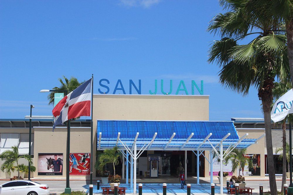 San Juan Shopping Center entrance